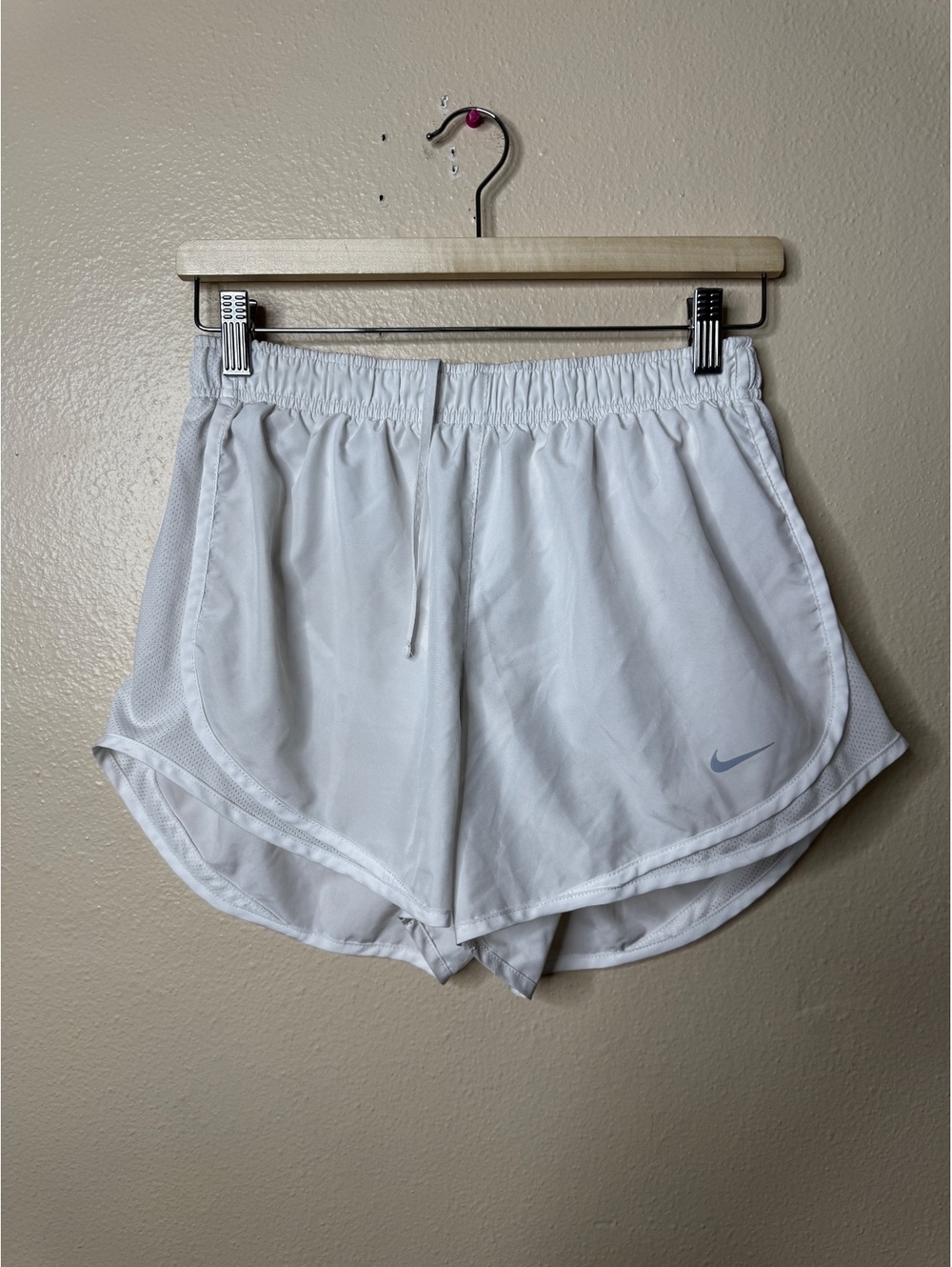Nike Dri-FIT Women’s Medium White Running Athletic Lined Shorts Swoosh Logo